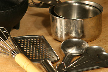 12 Must Have Essential Kitchen Housewares