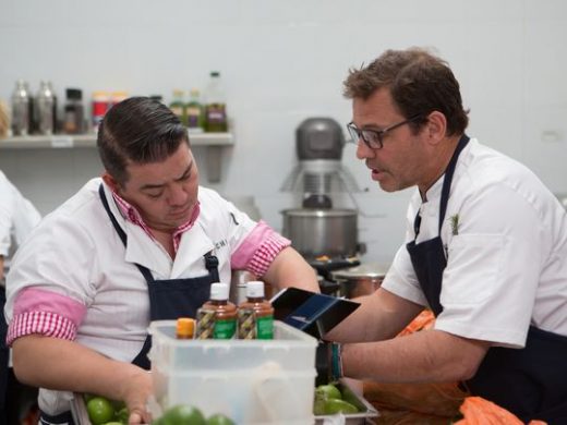 <b>Chefs Katsuji Tanabe and John Tesar were known to have their disagreements while contestants on Top Chefs.</b>